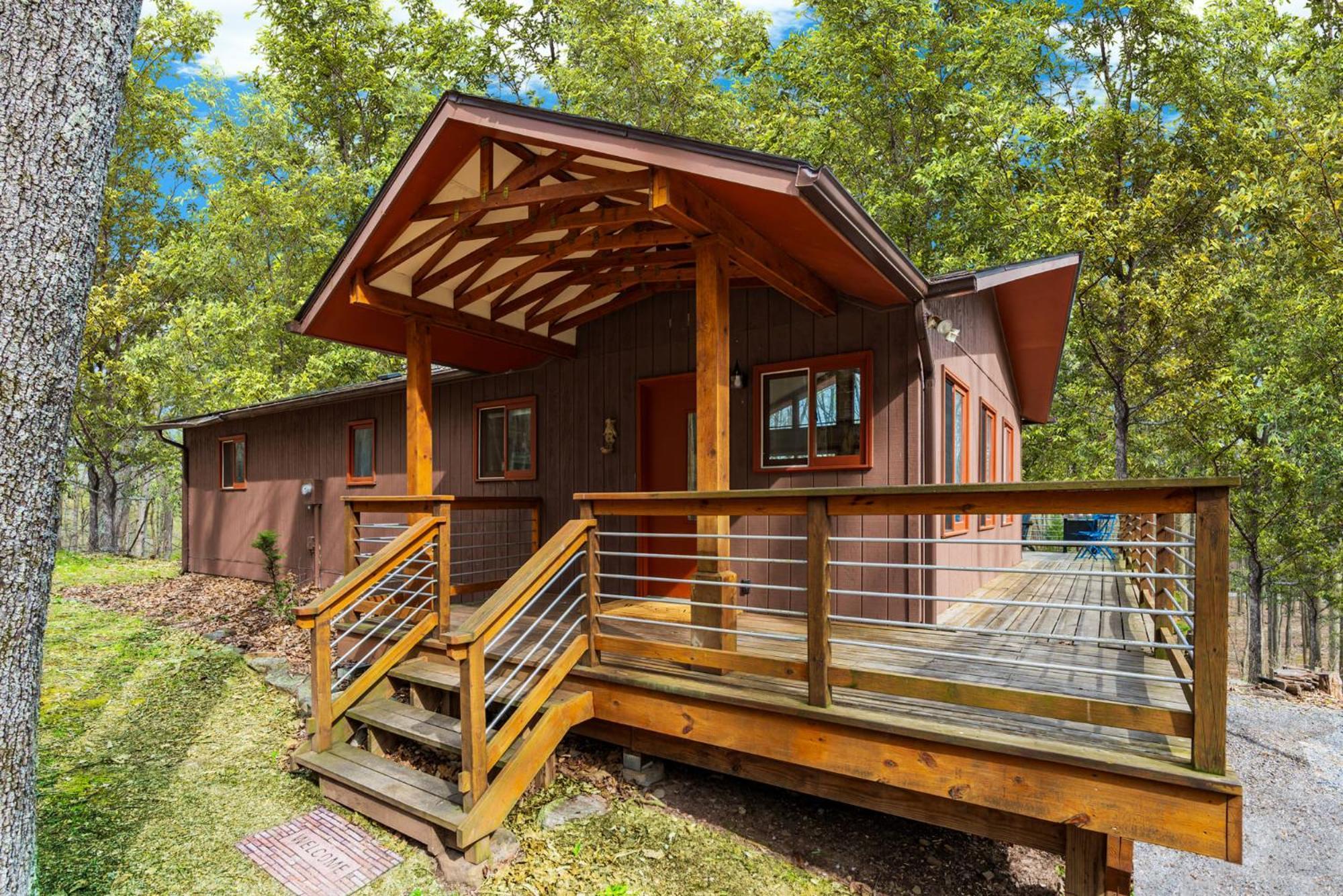 Chalet W Hot Tub, Large Deck, Grill, & Fast Wifi Berkeley Springs Exterior photo